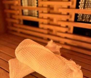 Orleans Apartment | Gîte 4 étoiles - Sauna & Balnéo jacuzzi privatifs