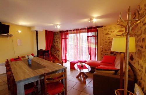 Saint-Cyr-de-Valorges House | Gîte 4 chambres, calme avec animaux admis, proche nature - FR-1-496-17