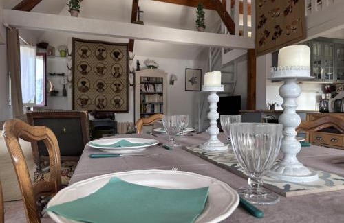 Toulon-sur-Allier House | Gîte authentique près de Moulins, idéal pour familles - FR-1-489-463