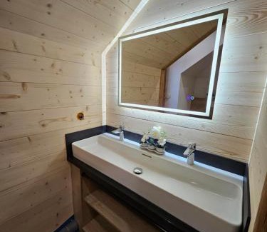 Ventron Apartment | Gîte Bleuet, petit LOFT 2 à 6 personnes, avec salle de jeux et SPA dans la résidence