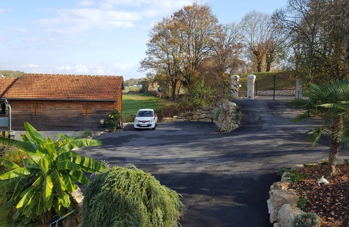 Martel Cottage | - GÎTE CÔTÉ SÉCHOIR (SPA) - 2 gîtes 2 pers. à 1 min center