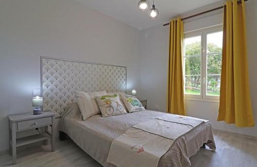 Saint-Mars-d'Egrenne House | Gîte champêtre avec animaux, terrasse, jeux extérieurs, et ateliers couture près de Saint-Mars-d'Égrenne. - FR-1-497-149