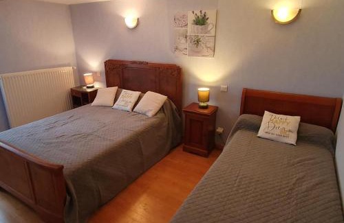 Saint-Paul-de-Vezelin House | Gîte charmant avec Wi-Fi gratuit et animaux admis - FR-1-496-86