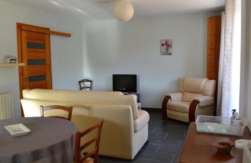 Grolejac House | Gîte charmant à Groléjac avec parking, WiFi et jardin clos - FR-1-616-428