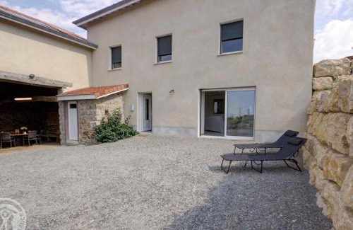 Panissieres House | Gîte Confortable à la Campagne avec Wi-Fi et Terrasse - FR-1-496-367