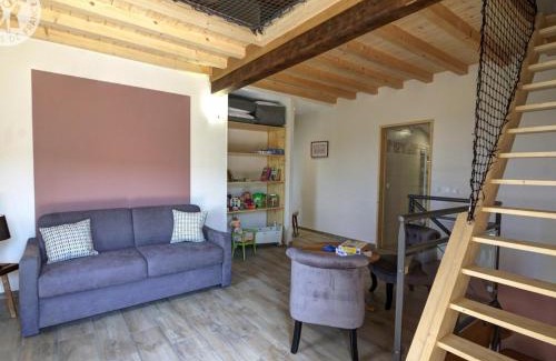 Panissieres House | Gîte Confortable à la Campagne avec Wi-Fi et Terrasse - FR-1-496-367