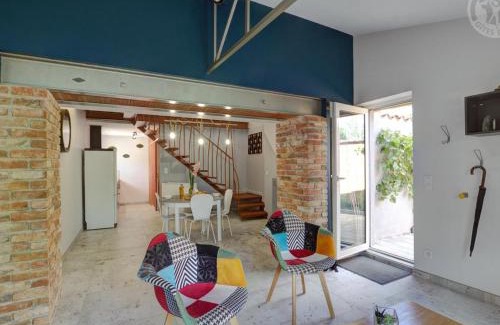 Balbigny House | Gîte confortable 2 chambres avec jardin et terrasse à Balbigny - FR-1-496-282