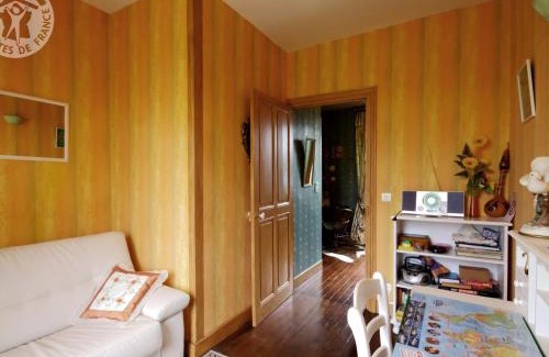 Bussieres House | Gîte confortable avec jardin, animaux admis - FR-1-496-90