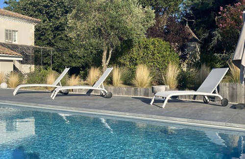 Saint-Christoly-Medoc Cottage | Gîte de Charme en Médoc à Proximité des Plages-grande Piscine au sel