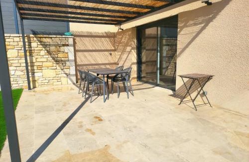 Bessas House | Gîte de charme L'Escale Des Sens sauna et jacuzzi privé sud Ardéche