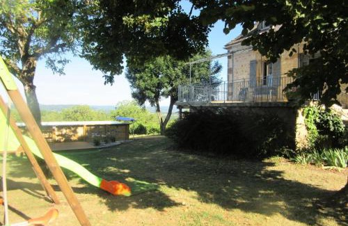 Queyssac-les-Vignes Apartment | Gîte de France Belleviste 3 épis - Gîte de France 10 personnes MAE-1521