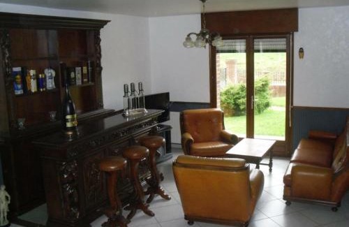 Senlis House | Gîte indépendant avec jardin clos, terrasse et wifi, au centre de Senlis, animaux acceptés - FR-1-376-52