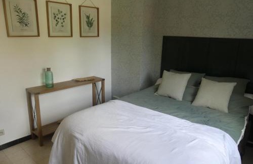 Sainte-Cecile House | Gîte La Maison Jaune