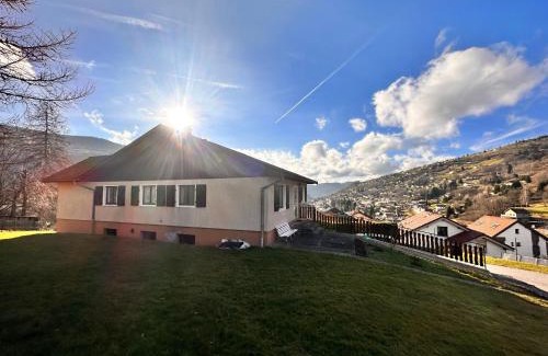 La Bresse House | Gîte Le Pingu - spacieux, calme, plein sud - cabine sauna - 8 personnes
