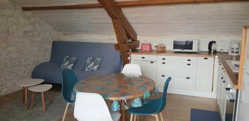 Alleyrac Apartment | Gîte Le Roman d'Alleyrac (ciel bleu)
