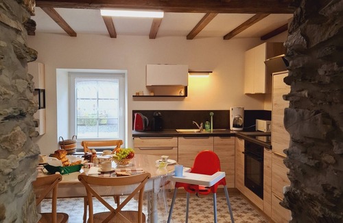 Tavigny House | Gîte Les bergeronnettes-House-Ensuite with Bath-Countryside view