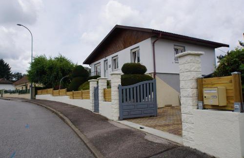Saint-Nabord House | Gîte Les Myrtilles Saint-Nabord, 5 personnes, 4 pièces avec garage
