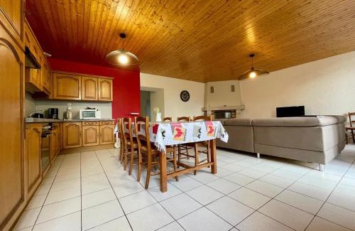 Saint-Julien-Molhesabate House | Gîte rénové 2018, au cœur de la nature, activités plein air, 3 chambres, jardin privatif, proche Via Fluvia - FR-1-582-261