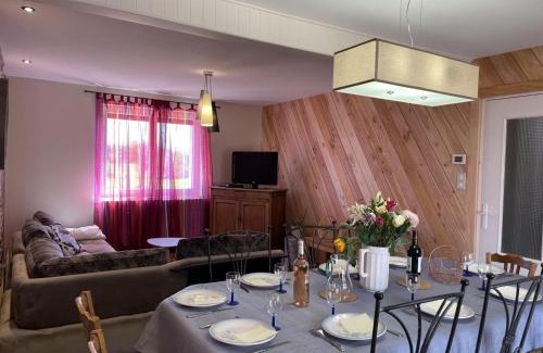 Pierrefitte-sur-Loire House | Gîte rénové avec vue sur campagne à Pierrefitte-sur-Loire - FR-1-489-334