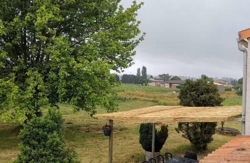 Berson House | Gîte spacieux dans un vignoble-Détente et Nature