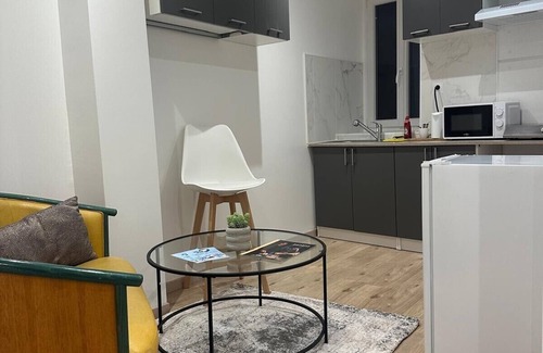 Givet Apartment | Gîtes by Hôtel Les Reflets Jaunes