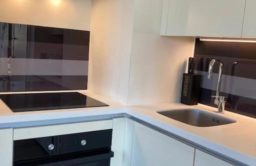 Bagcilar Apartment | G Tower Profesyonel Eşyalı Daire