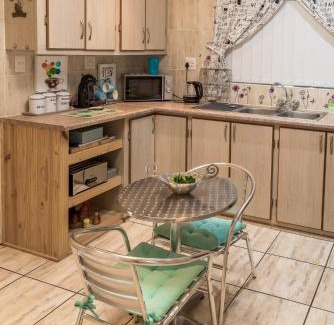Bayswater House | Gabbys Cottage Guesthouse