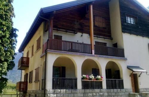 Zuino Apartment | Gaby: Gressoney Valley - Attic in a house with a garden