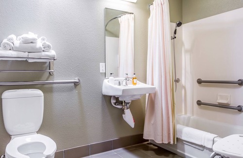 Cascade Hotel | Gaia Hotel & Spa Redding, an Ascend Collection Hotel