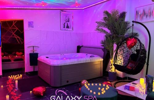 Champigneulles Apartment | GALAXY SPA - Suite Jupiter Jacuzzi Privatif