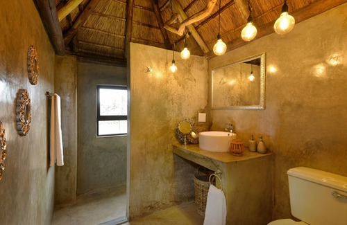 Joe Morolong Cabin | Gamagara Africa private nature reserve