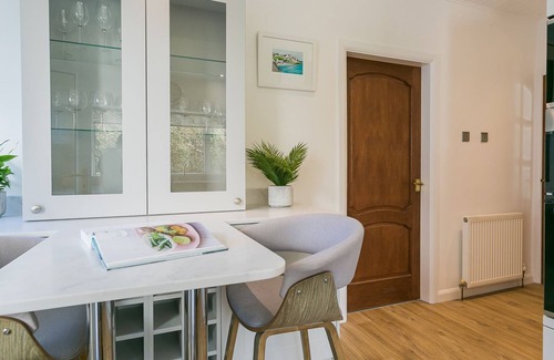 Marianglas Cottage | Gamdda Fawr - a hot tub that sleeps 8 guests in 4 bedrooms