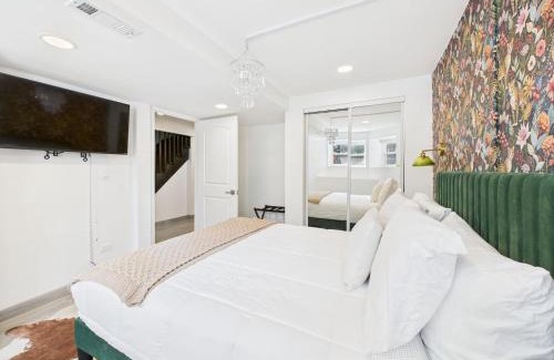 Wrigleyville Apartment | Game Day Flat Steps To Wrigley Cta
