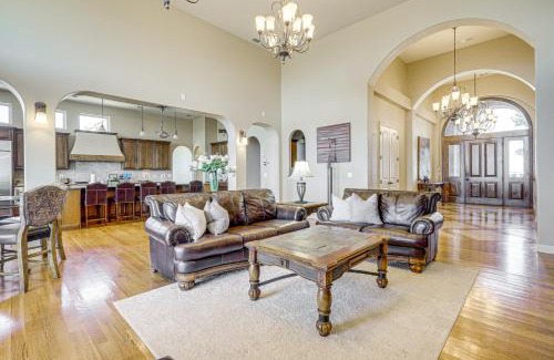 Tucumcari House | Game Room and Deck Group Getaway in New Mexico!