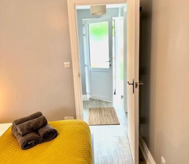 Tokyngton Apartment | Garden 1-Bed Flat 30min to Downtown & Free Parking