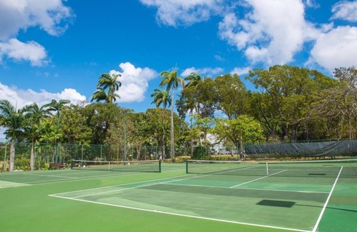 Porters Apartment | Garden and Pool Views - Glitter Bay 310