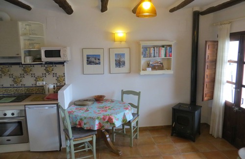 Portugos House | Garden apartment in the heart of the countryside, close to local villages.