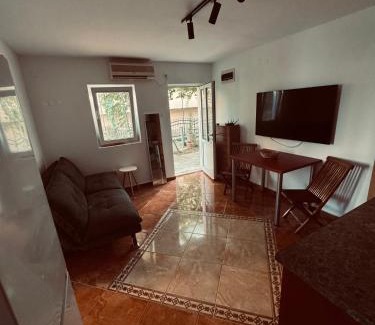 Boreti Apartment | Garden Apartments Budva