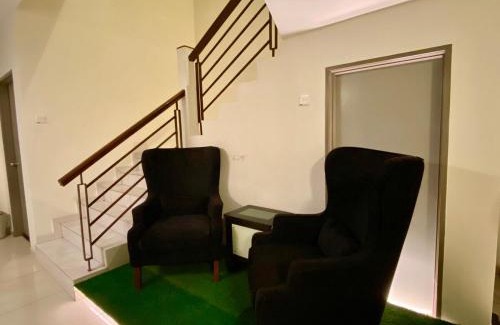 Jenjarom Villa | GARDEN BLISS VILLA HOMESTAY Jenjarom