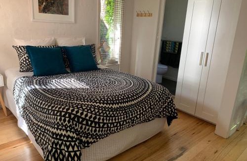 Saint Kilda South Apartment | Garden Cottage St Kilda