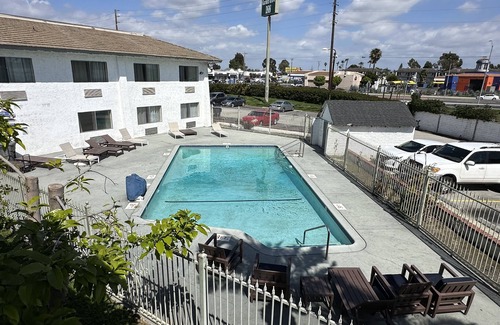Garden Grove Hotel | Garden Grove Inn