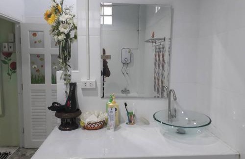 Surat Thani House | Garden Homestay
