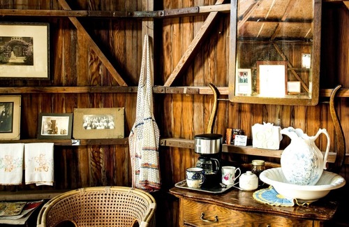 Carrington House | Garden Lodging In A Peaceful Country Farm Setting ~ "Longspur" House