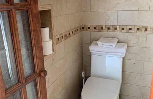 Woodland Hills Apartment | Garden View Charming Cozy studio in nice Los Angeles -AC and Highspeed Internet