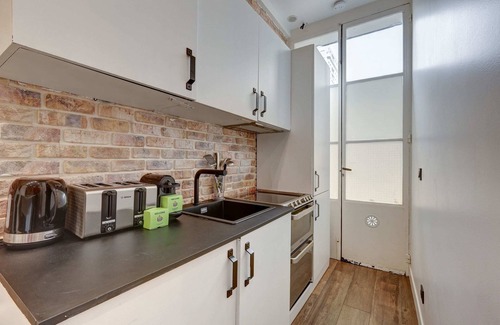 Passerelle Apartment | Gare de Lyon 4BD - 4BTH apartment!