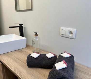 Pecq Apartment | Gare de Pecq