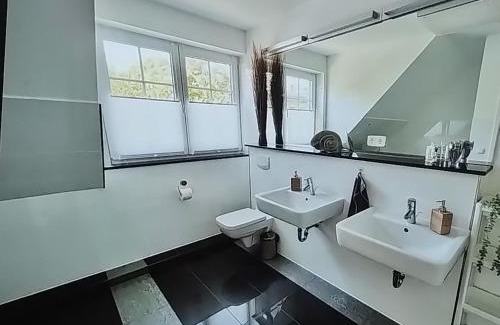 Oststeinbek Apartment | GastHaus 5-zimmer