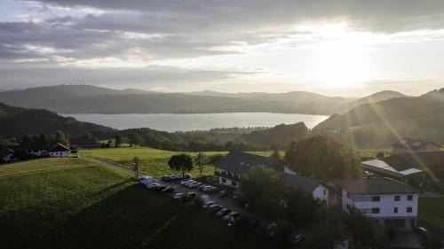 Weyregg am Attersee House | Gasthaus Schöberingerhof