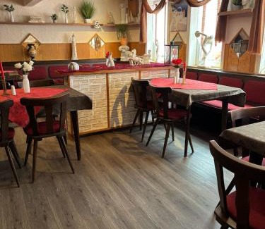 Bischofsheim an der Rhon Hotel | Gasthof Rhönlust zentrum