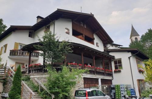 Santa Valburga House | Gasthof Kirchsteiger